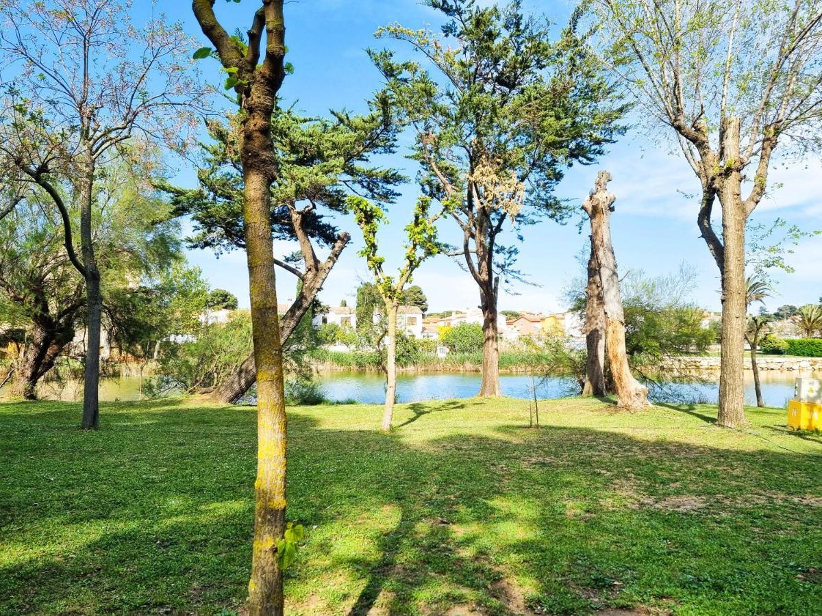 Bungalow Maite L' Escala Bagian luar foto